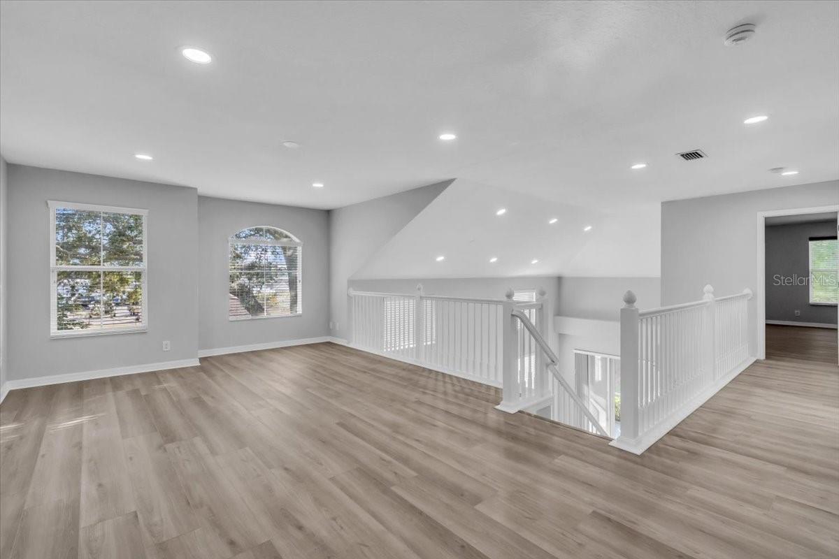 Image 26 of 45 For 3290 Covered Bridge Drive W