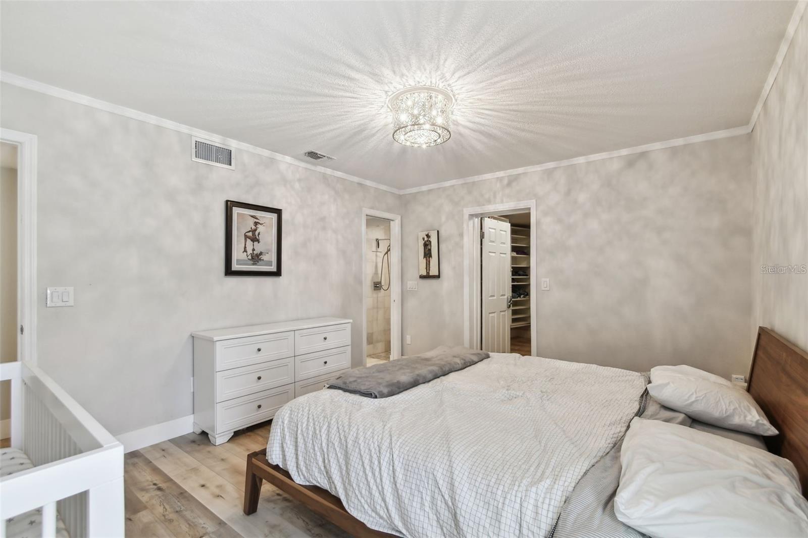 Image 17 of 29 For 4203 Cleveland Street