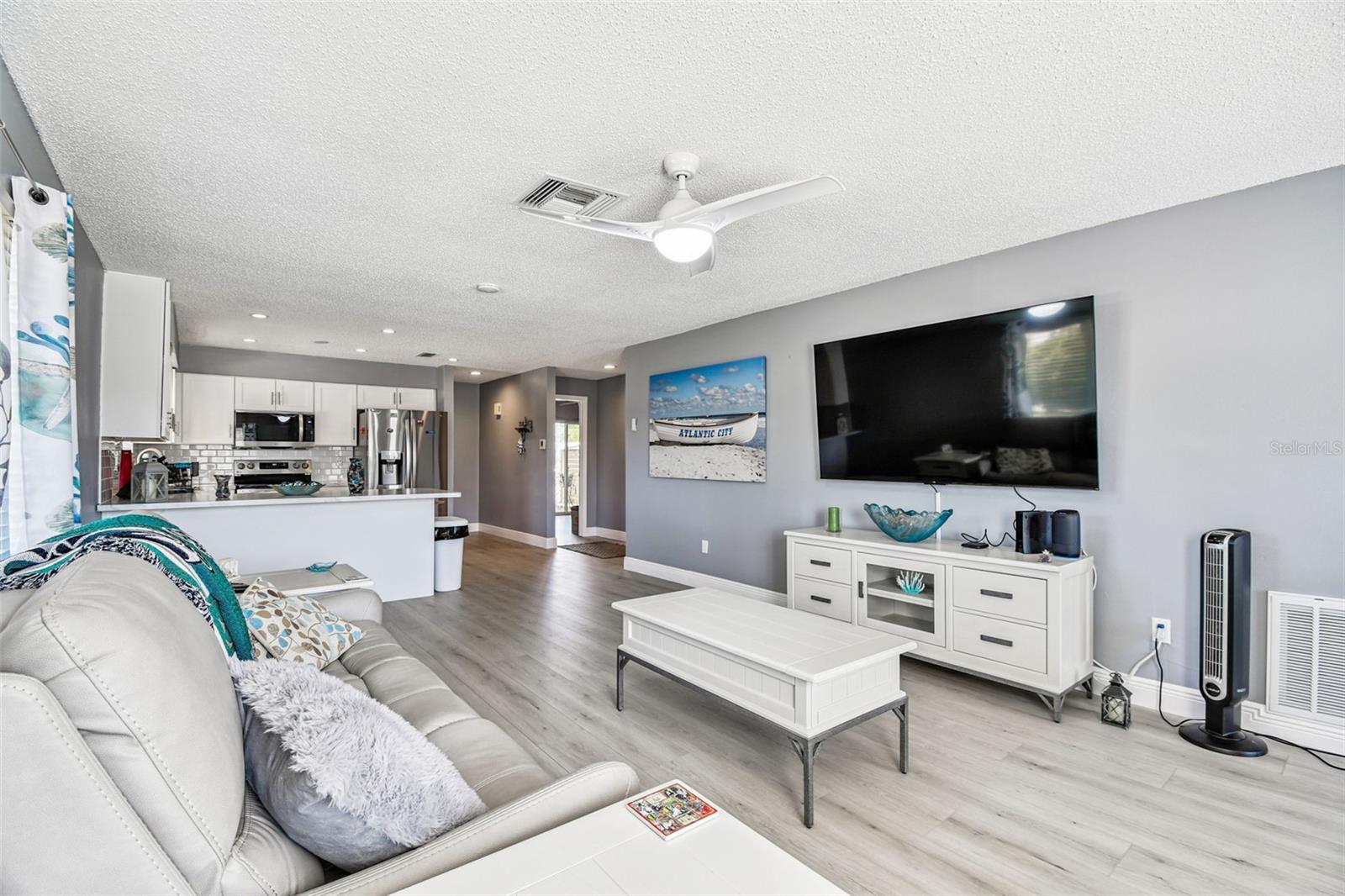 Image 2 of 23 For 3160 Downing Street