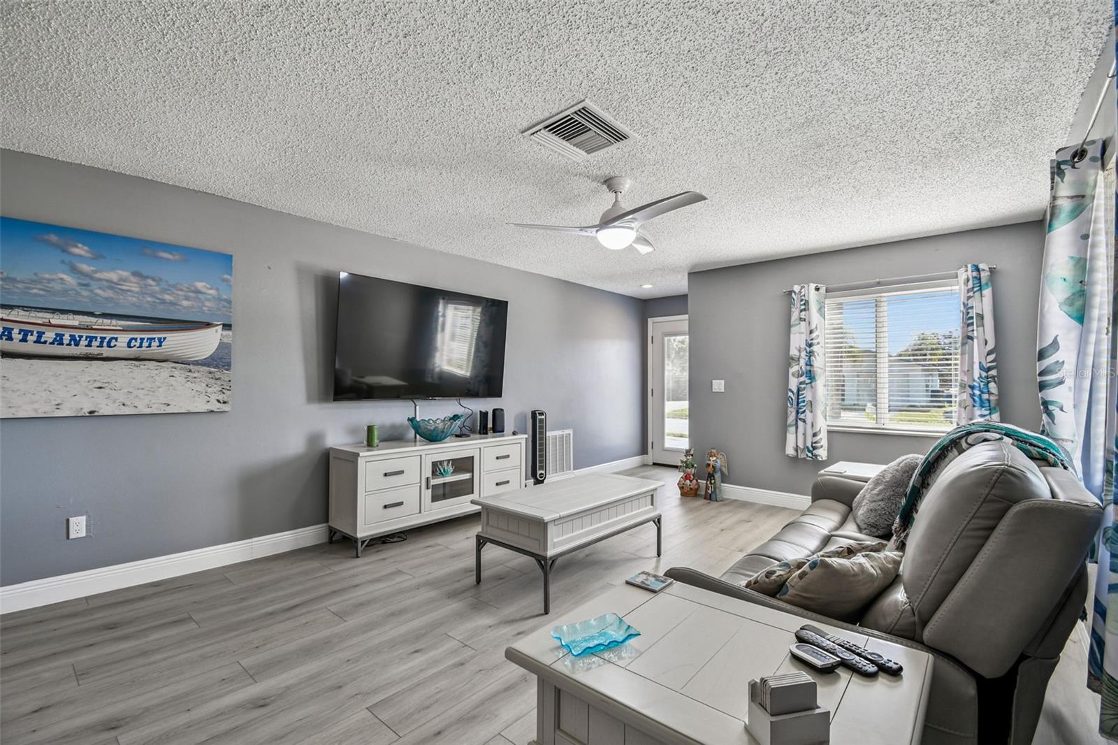 Image 5 of 23 For 3160 Downing Street