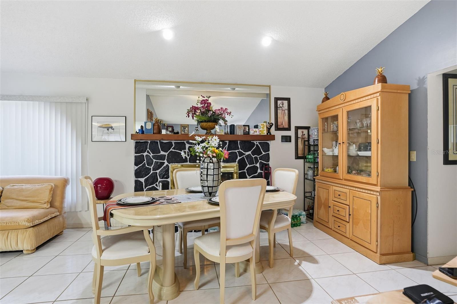 Image 17 of 48 For 12244 Shafton Road