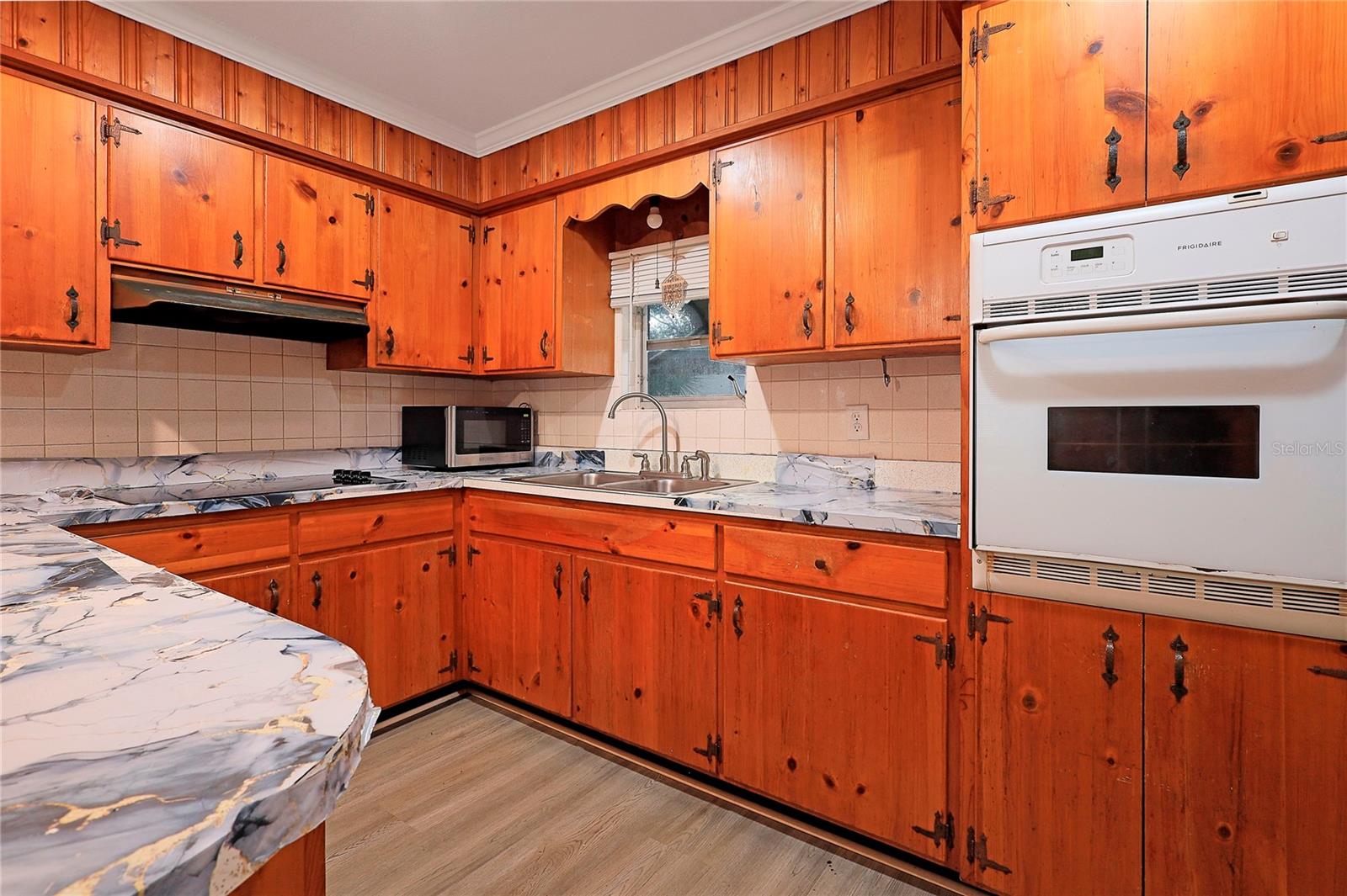 Image 9 of 37 For 2011 148th Avenue