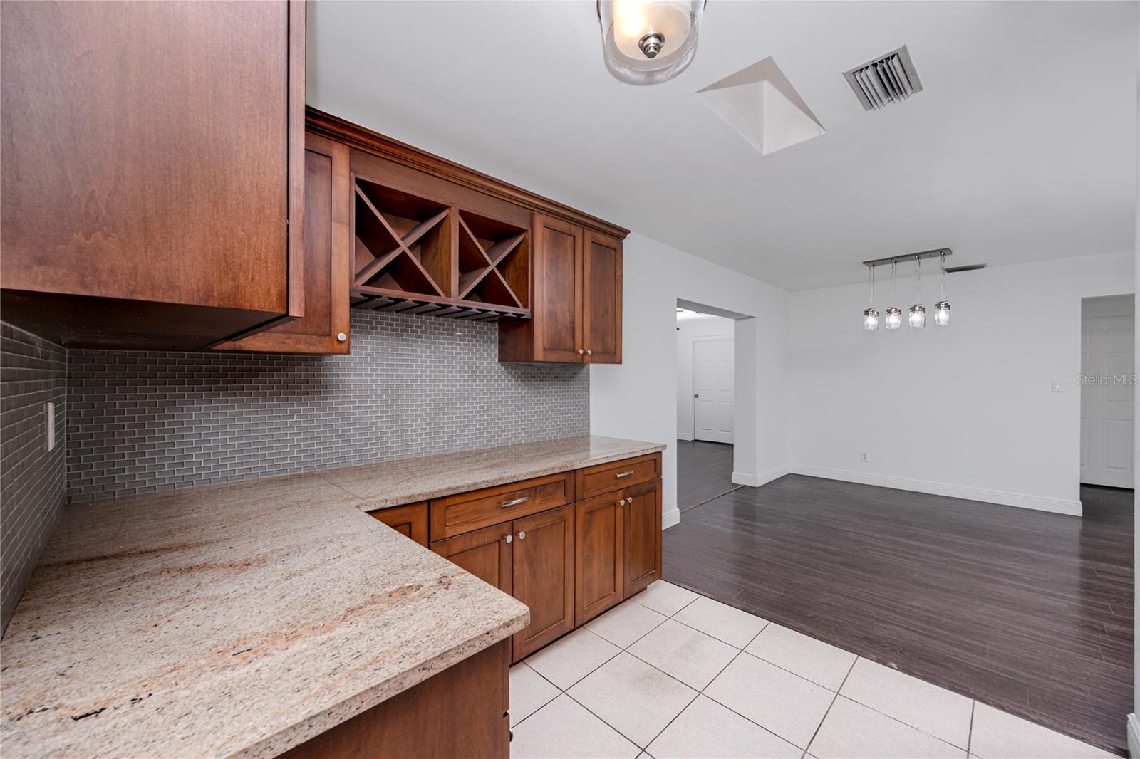 Image 11 of 44 For 5613 35th Avenue N