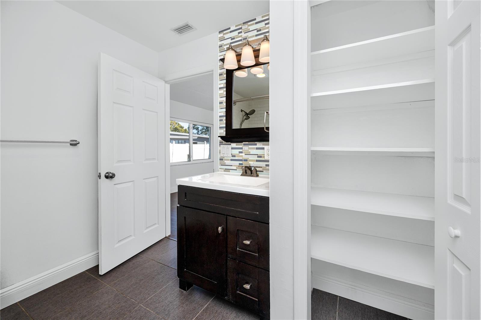 Image 18 of 44 For 5613 35th Avenue N