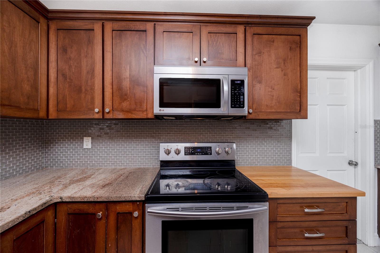 Image 8 of 44 For 5613 35th Avenue N