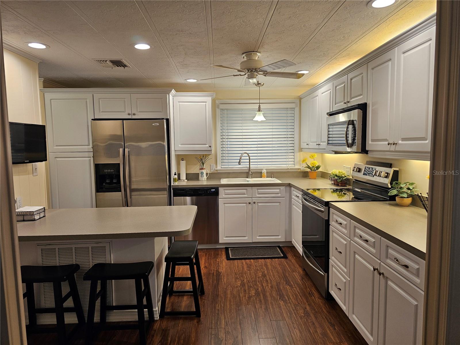 Image 13 of 35 For 168 Manta Circle