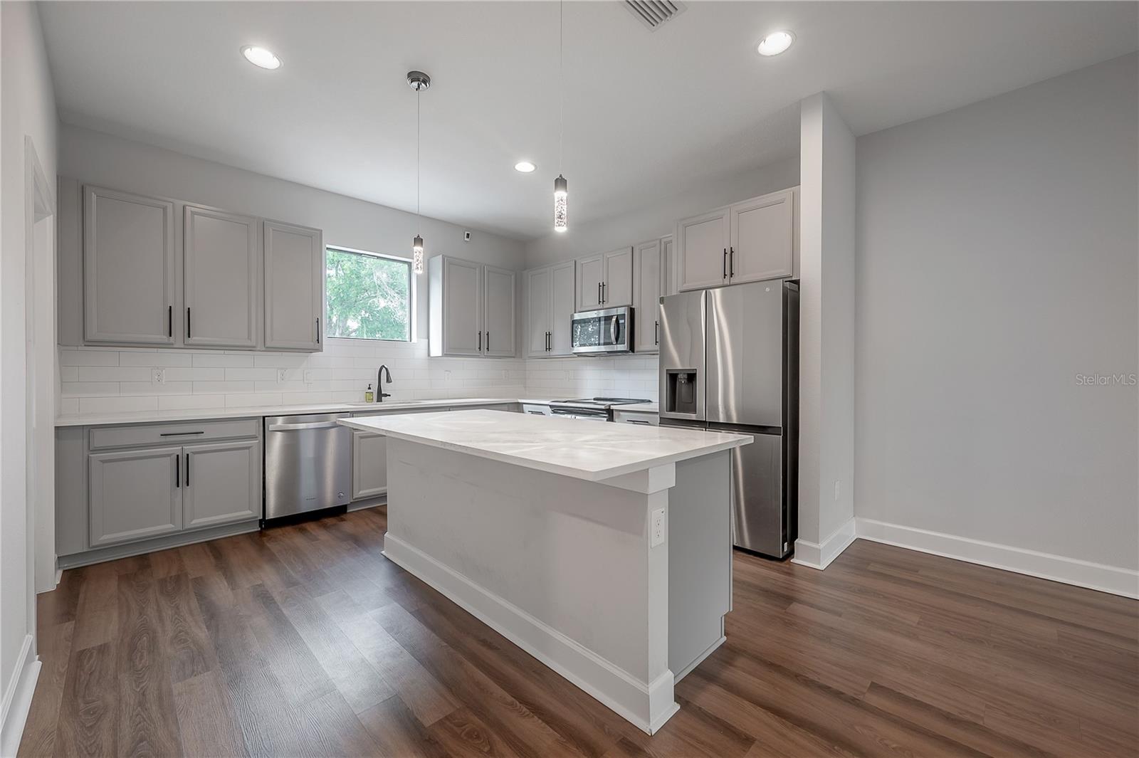 Image 12 of 36 For 1306 Carmen Street 1