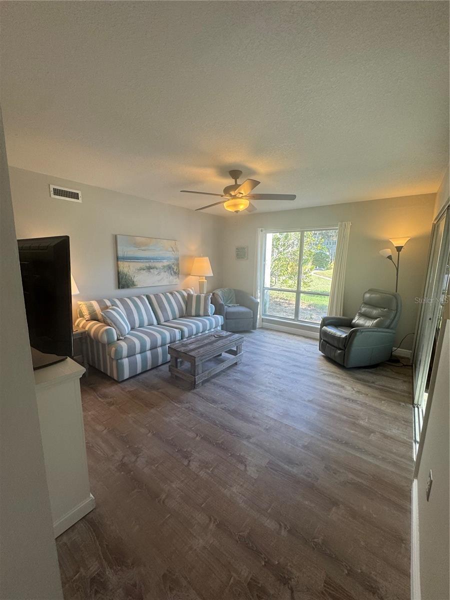 Image 5 of 38 For 621 Windrush Bay Drive 621