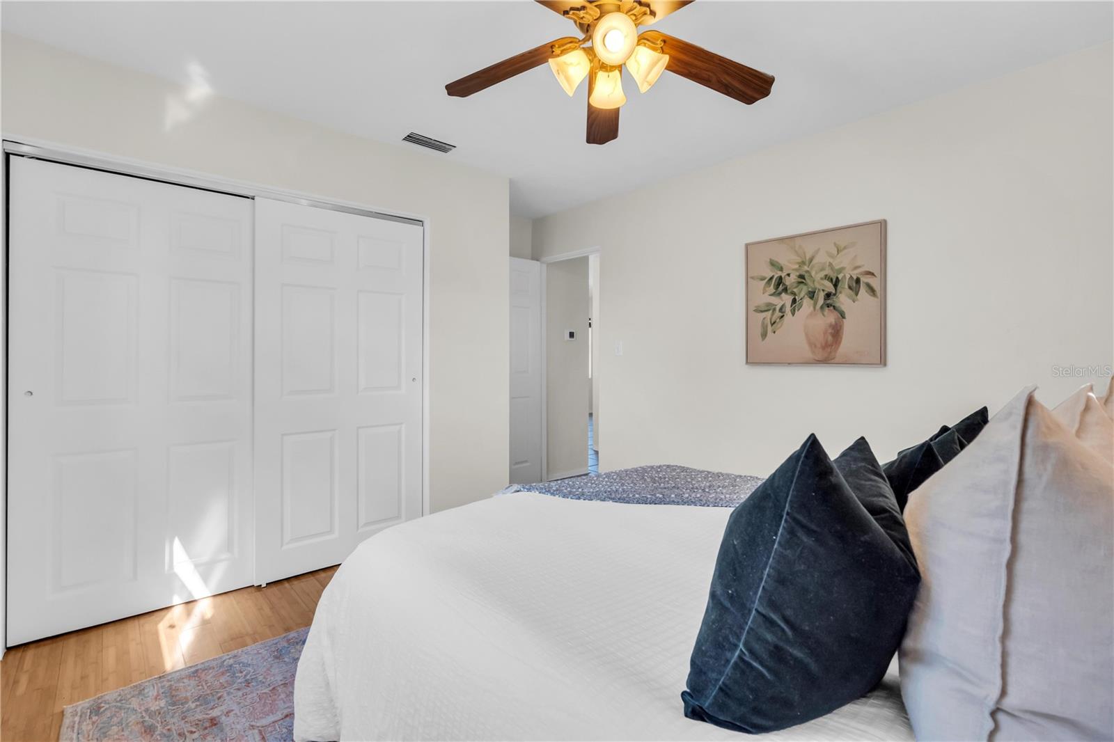 Image 14 of 26 For 5280 16th Avenue N