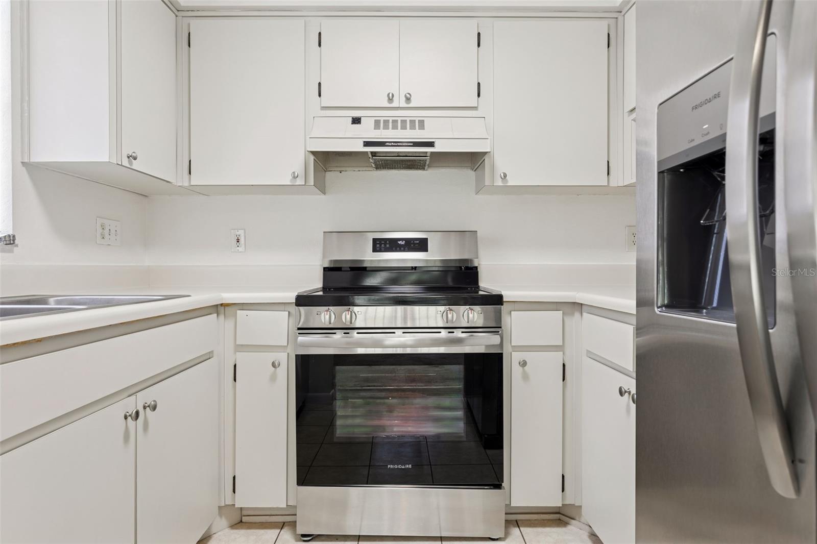 Image 15 of 29 For 2690 Coral Landings Boulevard 125