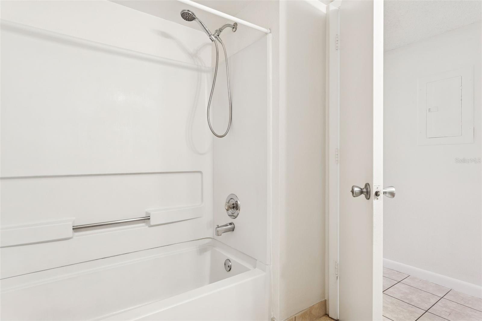 Image 21 of 29 For 2690 Coral Landings Boulevard 125