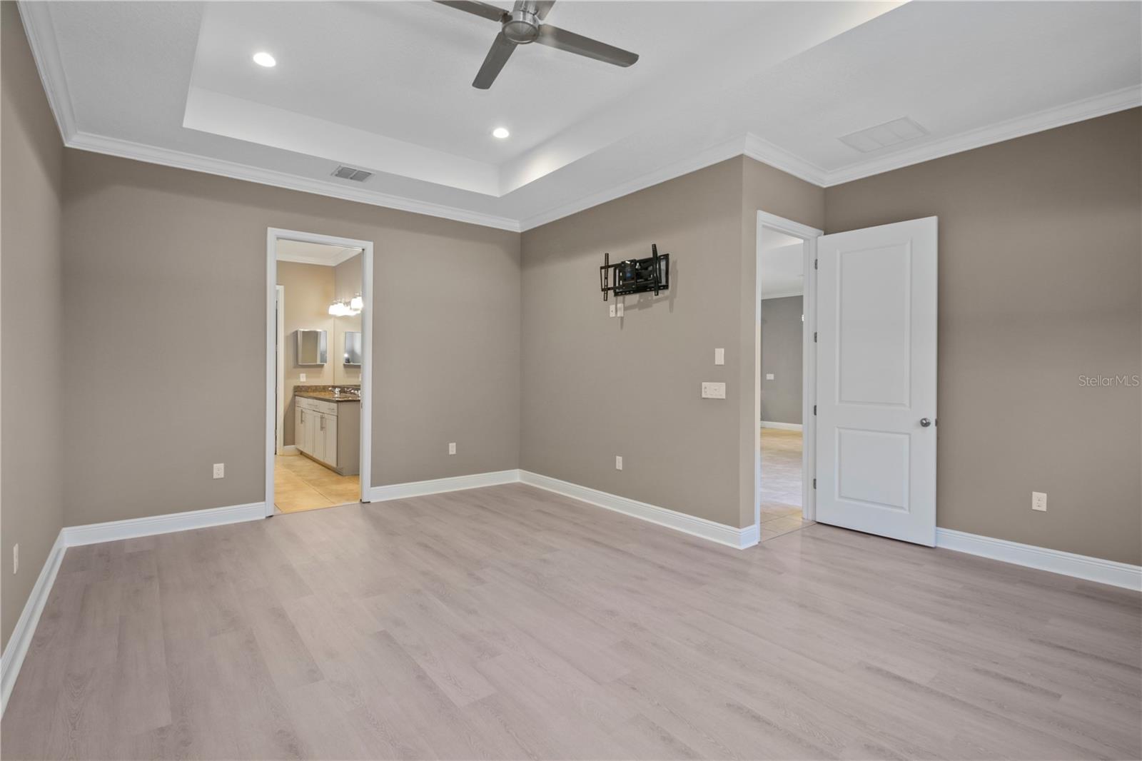 Image 13 of 32 For 1427 Lake Florence Way