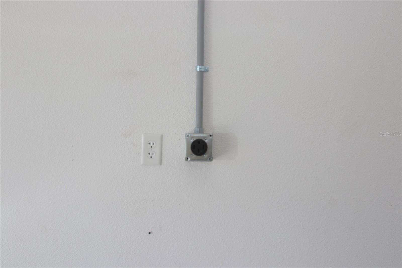 Image 31 of 32 For 1427 Lake Florence Way