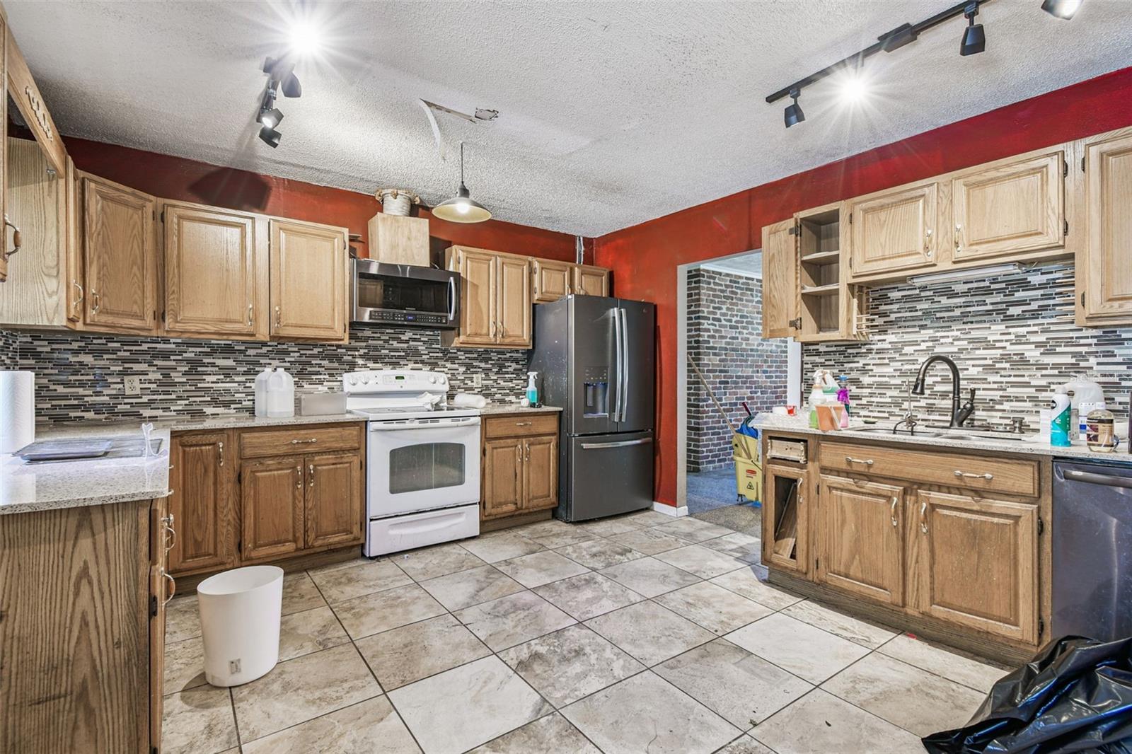 Image 24 of 66 For 7502 Lone Star Place