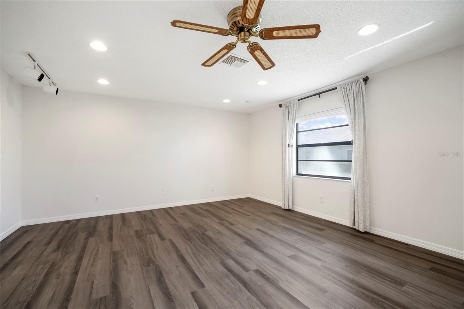 Image 21 of 53 For 1508 Ingram Drive 20