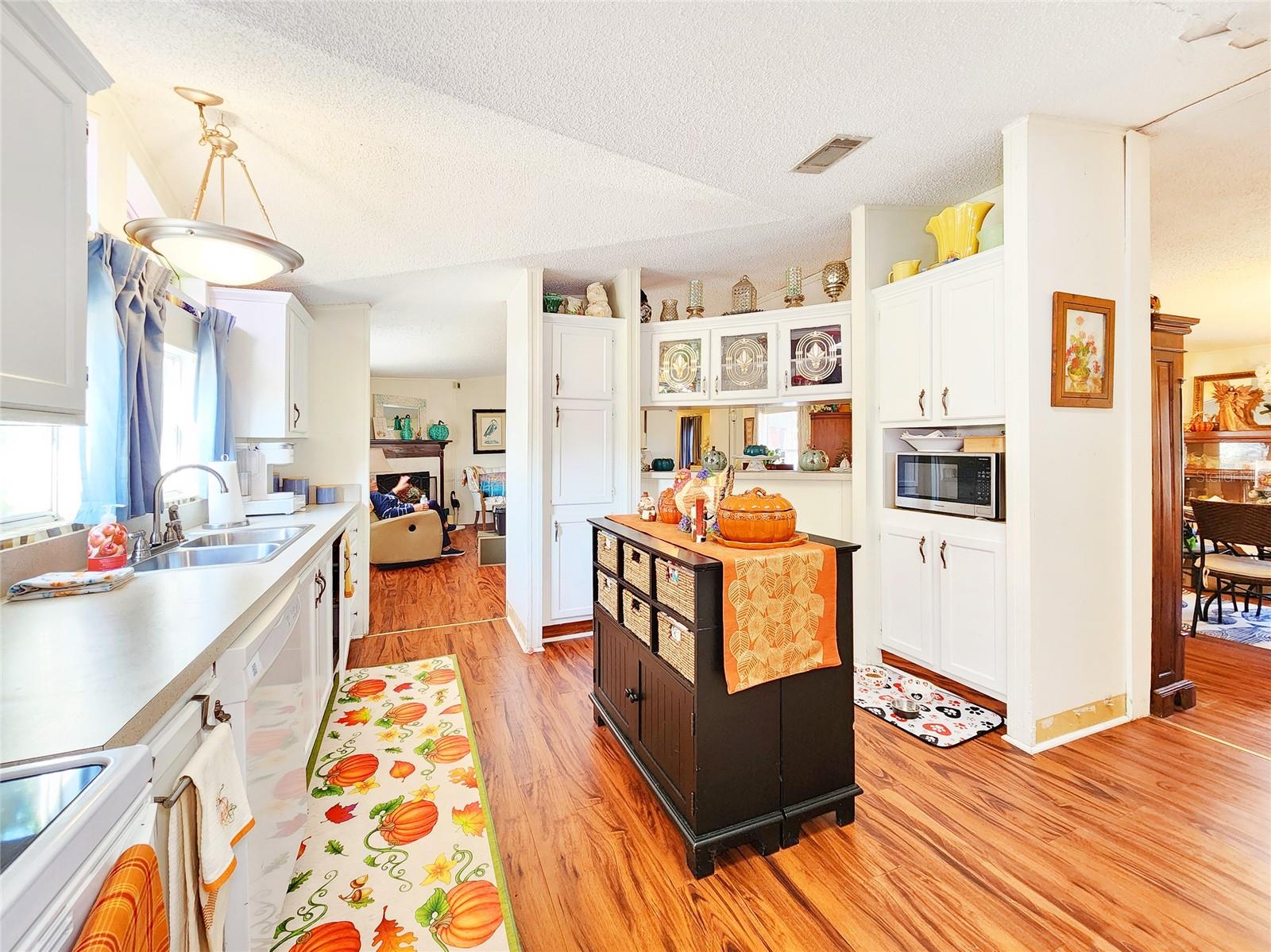 Listing photo id 10 for 12315 Morgan Road