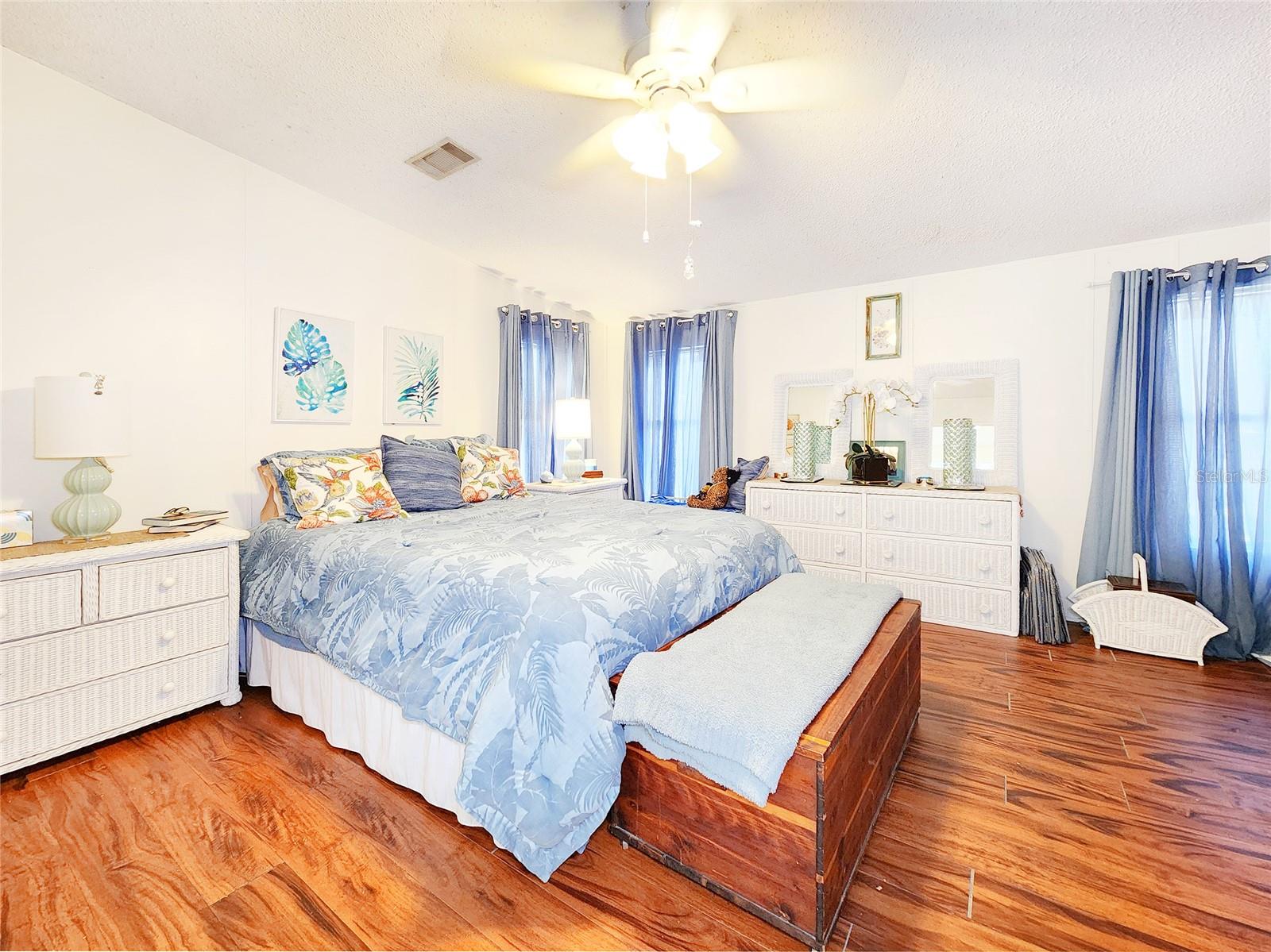 Listing photo id 12 for 12315 Morgan Road