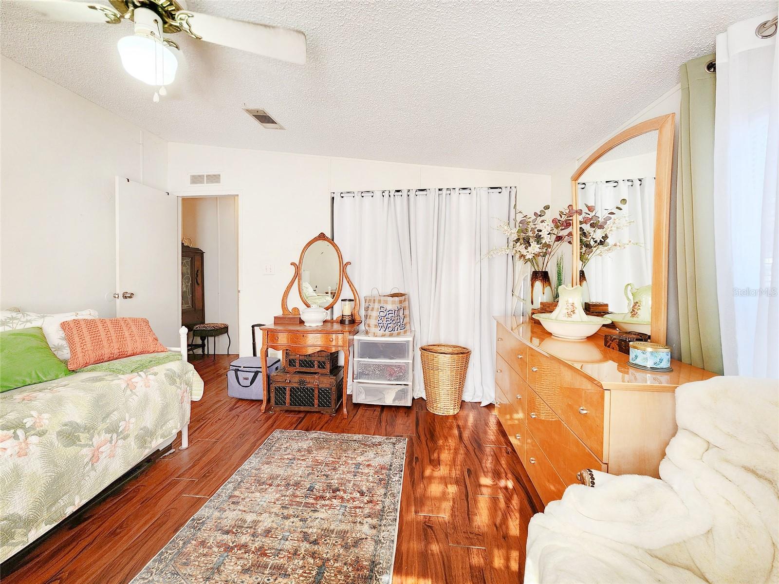 Listing photo id 21 for 12315 Morgan Road