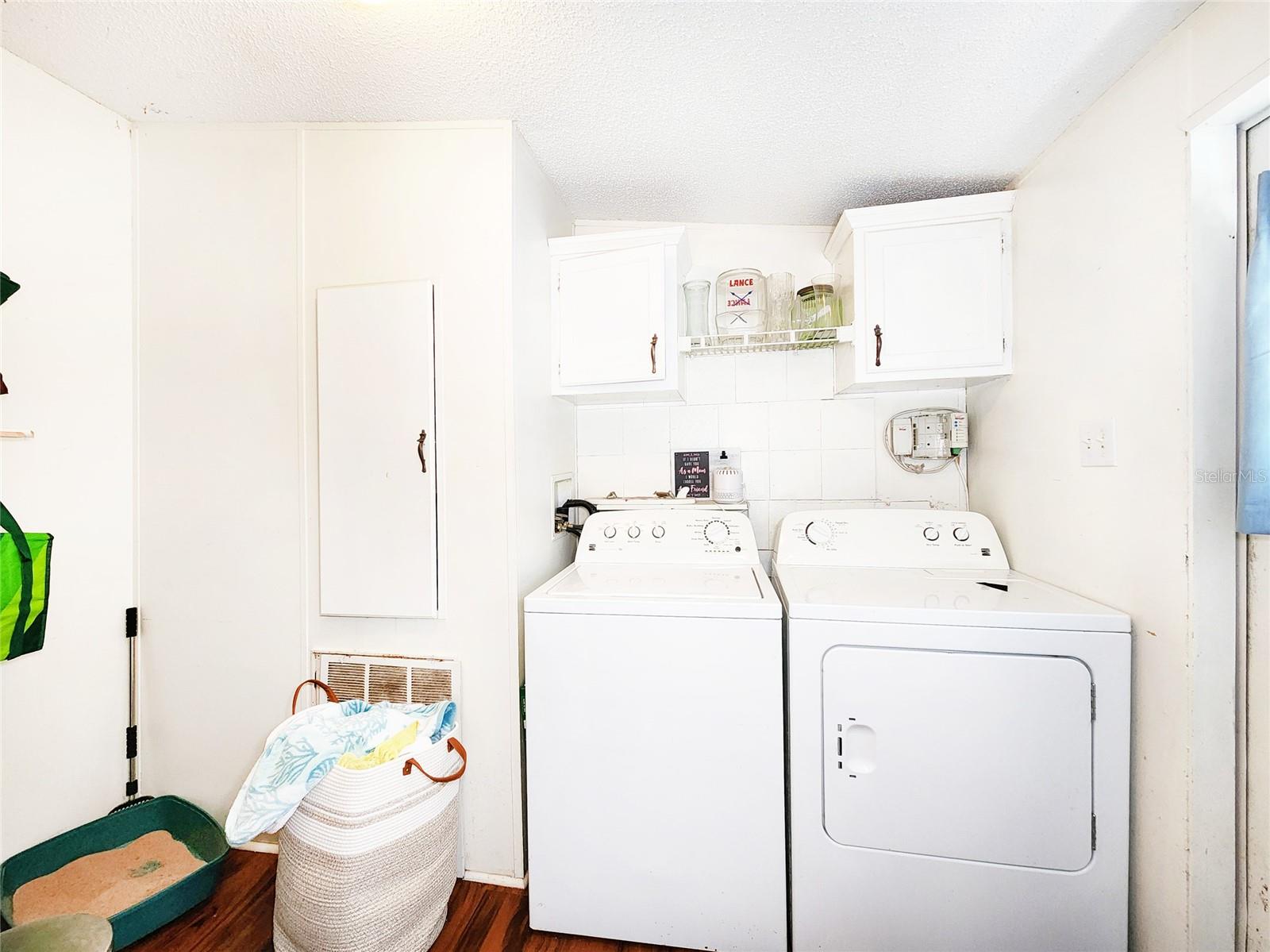 Listing photo id 24 for 12315 Morgan Road