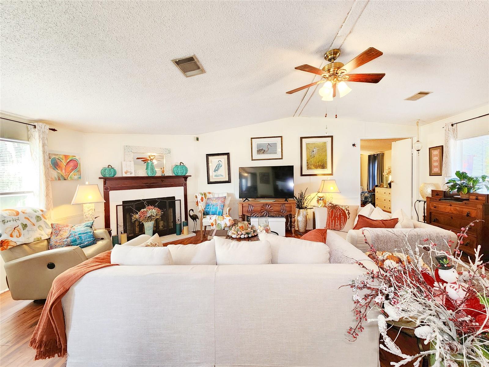 Listing photo id 4 for 12315 Morgan Road