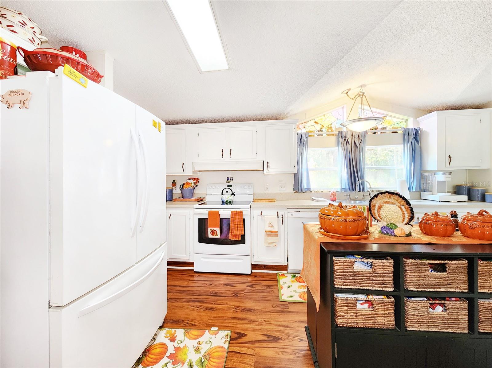 Listing photo id 7 for 12315 Morgan Road