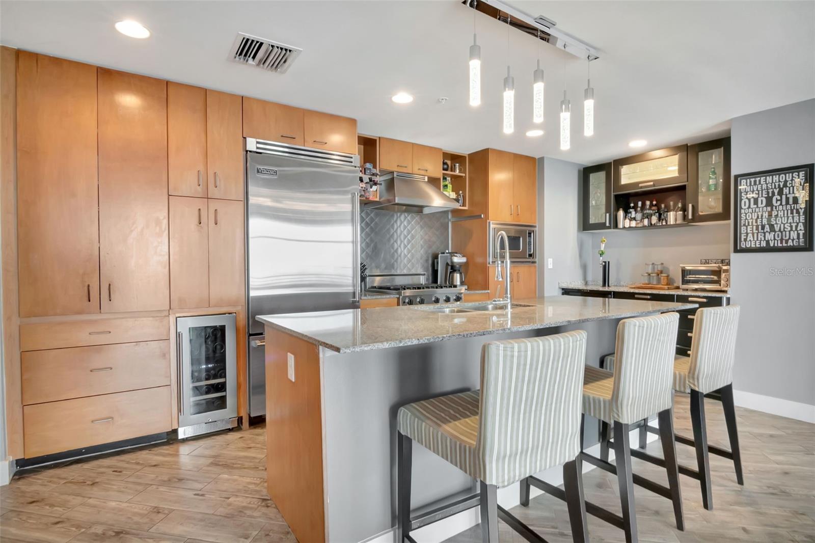 Image 2 of 70 For 1120 Kennedy Boulevard 1512