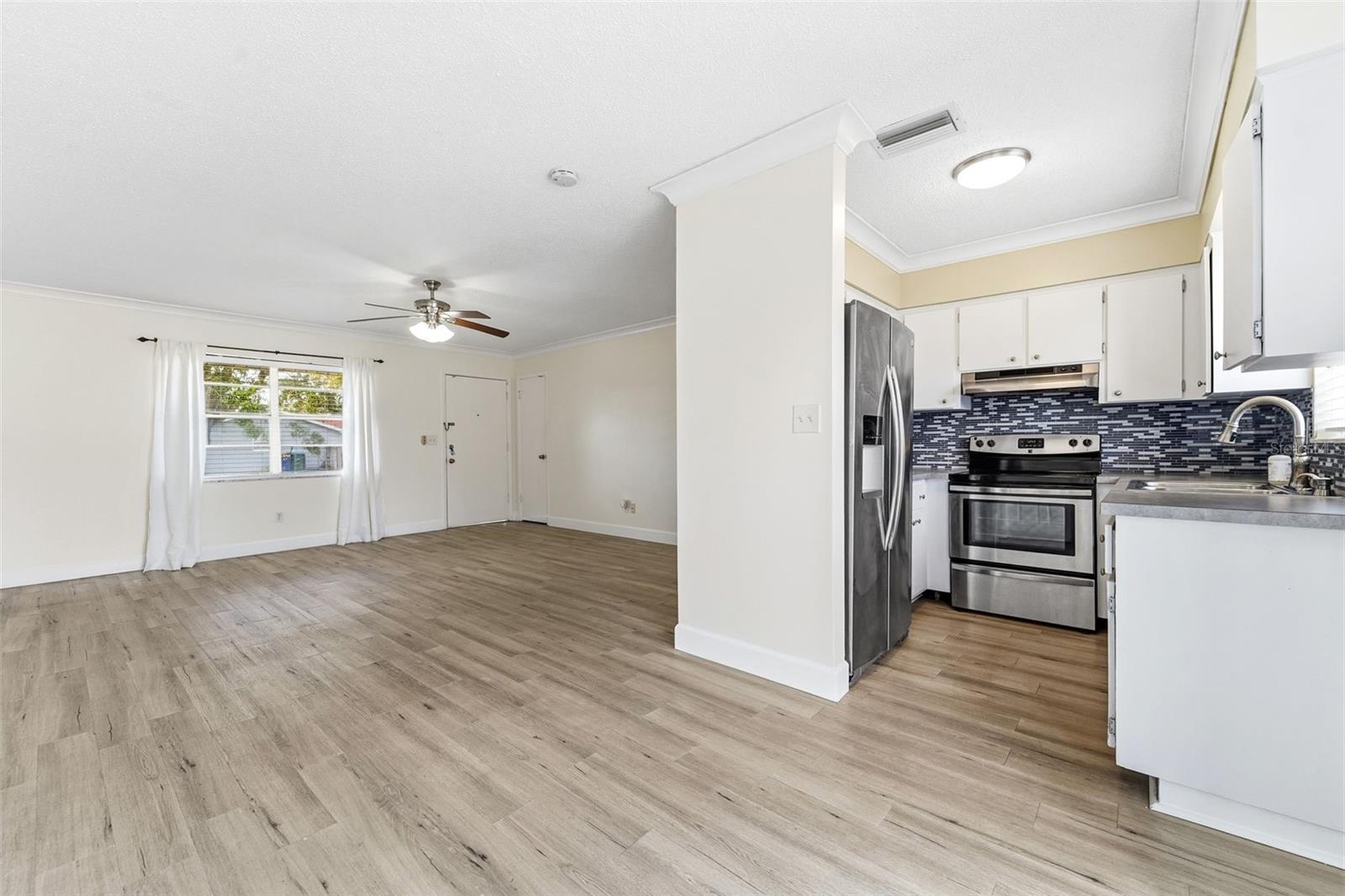 Image 7 of 21 For 9453 Golden Grove Street