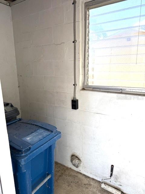 Image 17 of 21 For 406 Country Club Drive