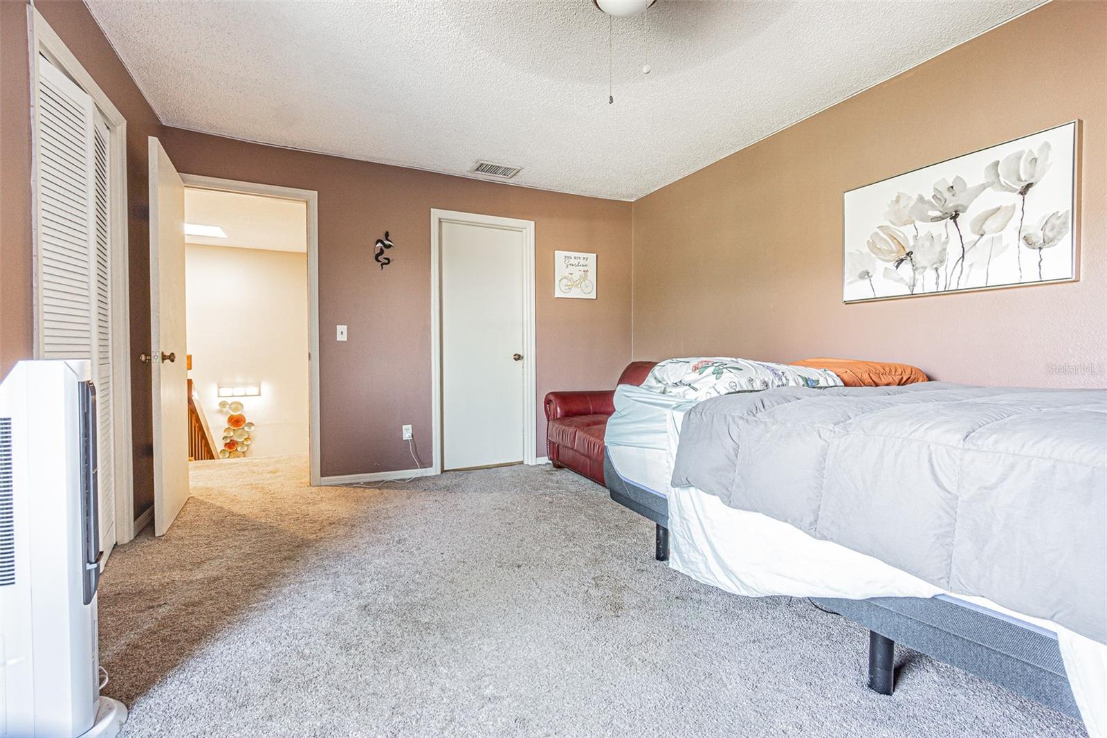 Image 17 of 28 For 15314 Pond Woods Drive