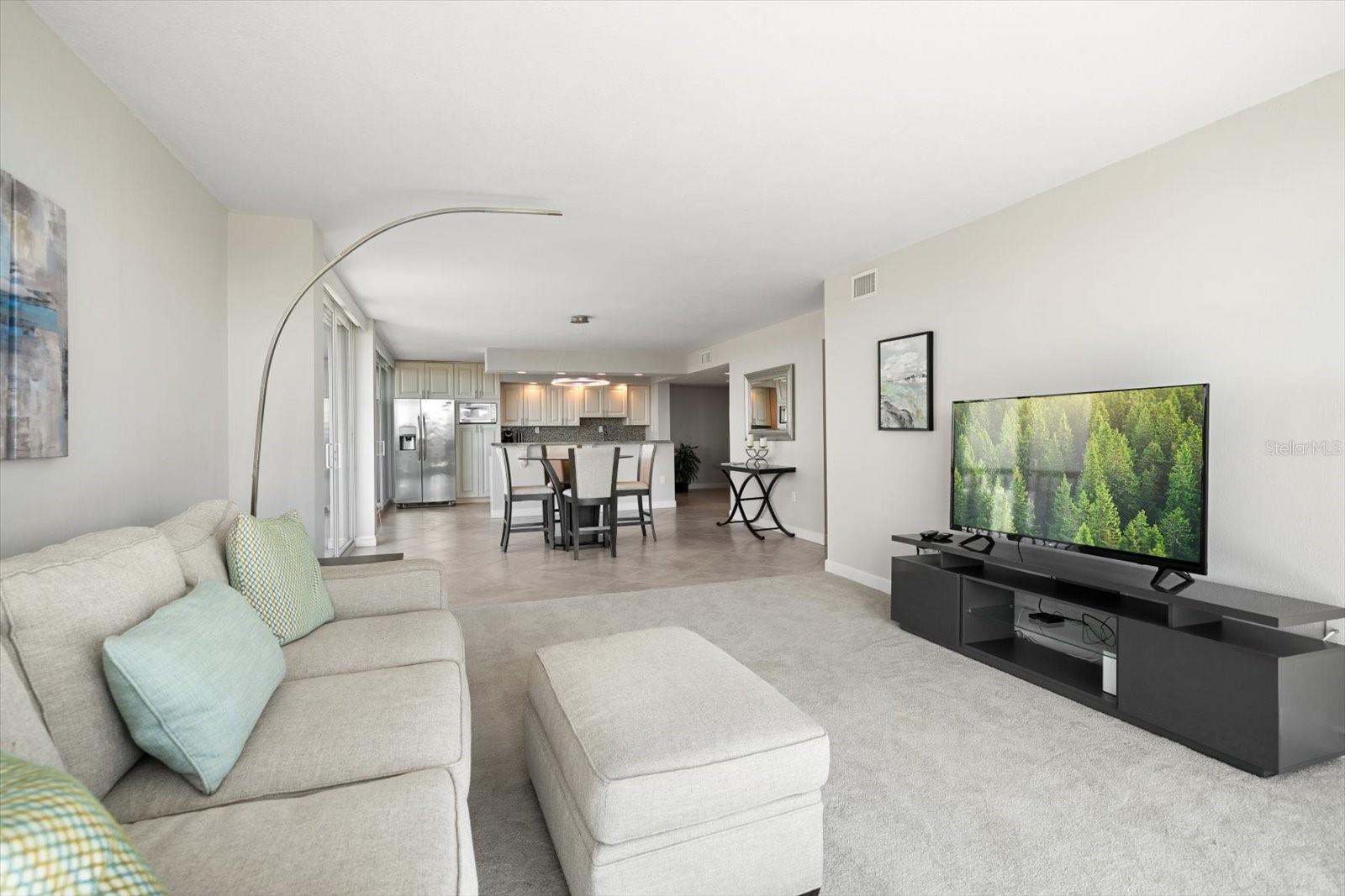 Image 13 of 47 For 400 Island Way 901