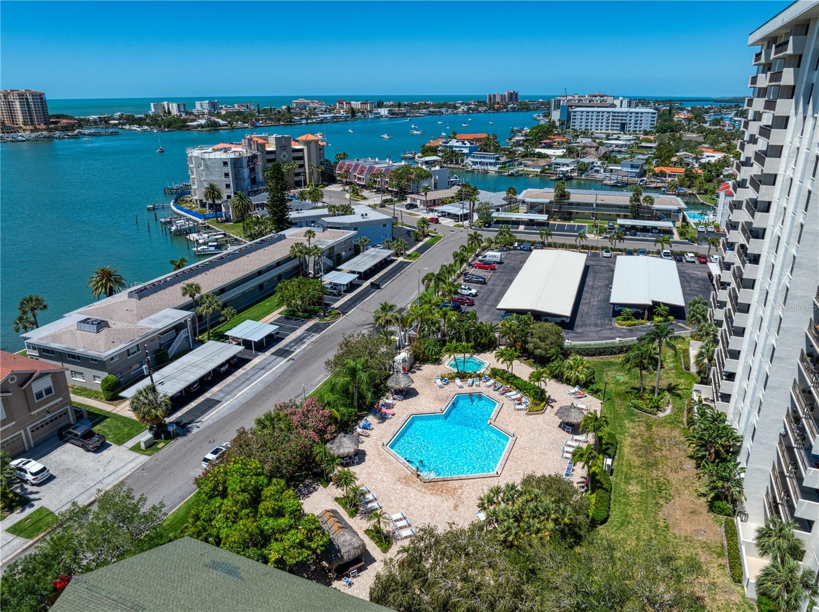 Image 31 of 47 For 400 Island Way 901