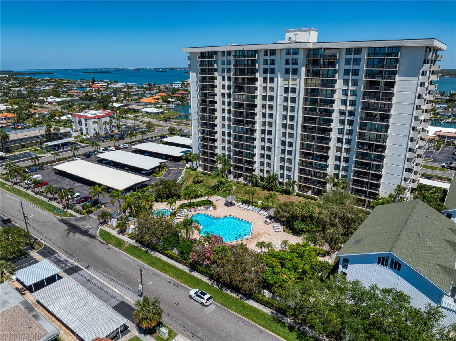 Image 32 of 47 For 400 Island Way 901