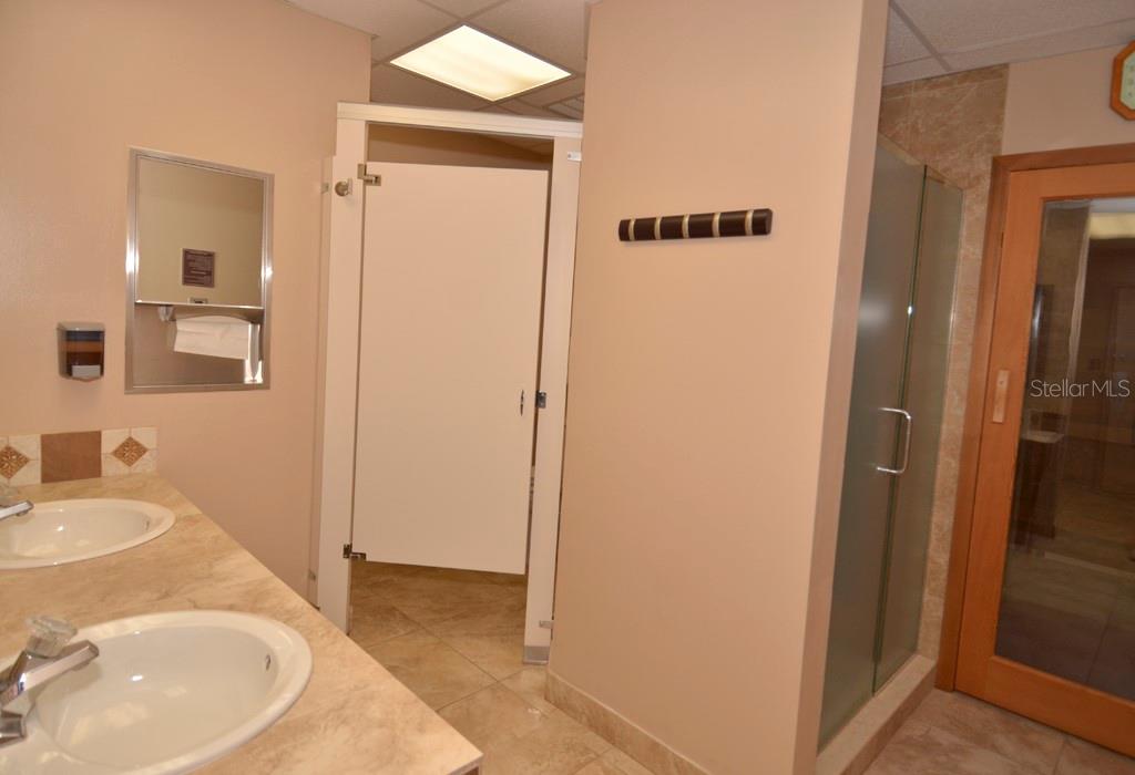 Image 43 of 47 For 400 Island Way 901