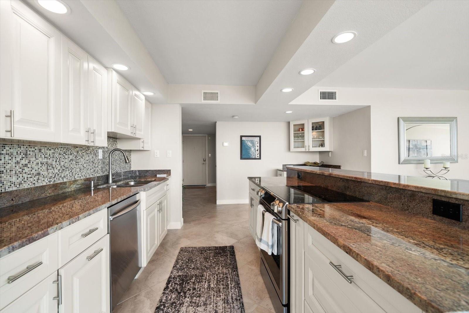 Image 6 of 47 For 400 Island Way 901