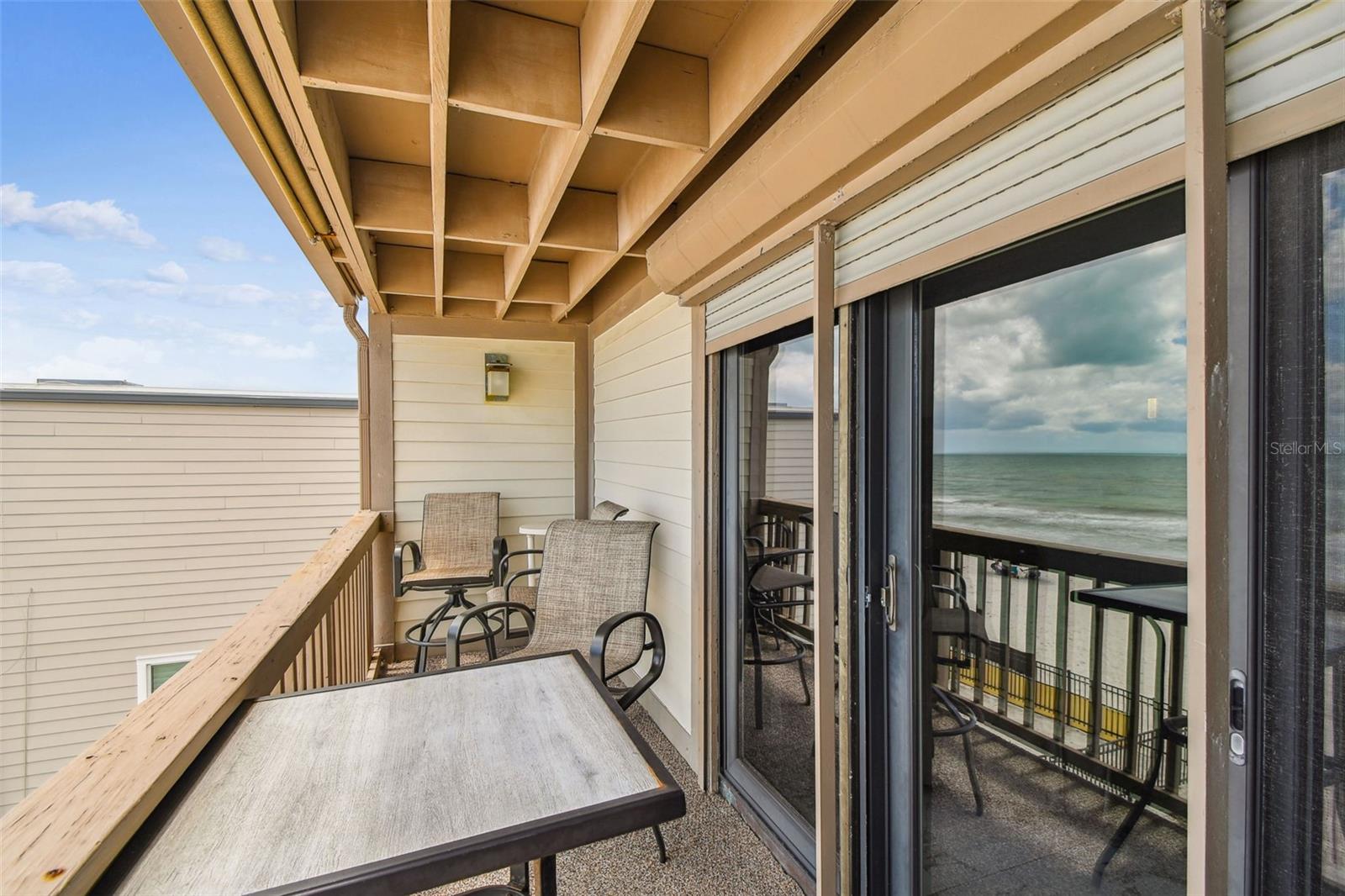 Image 20 of 87 For 19010 Gulf Boulevard 203