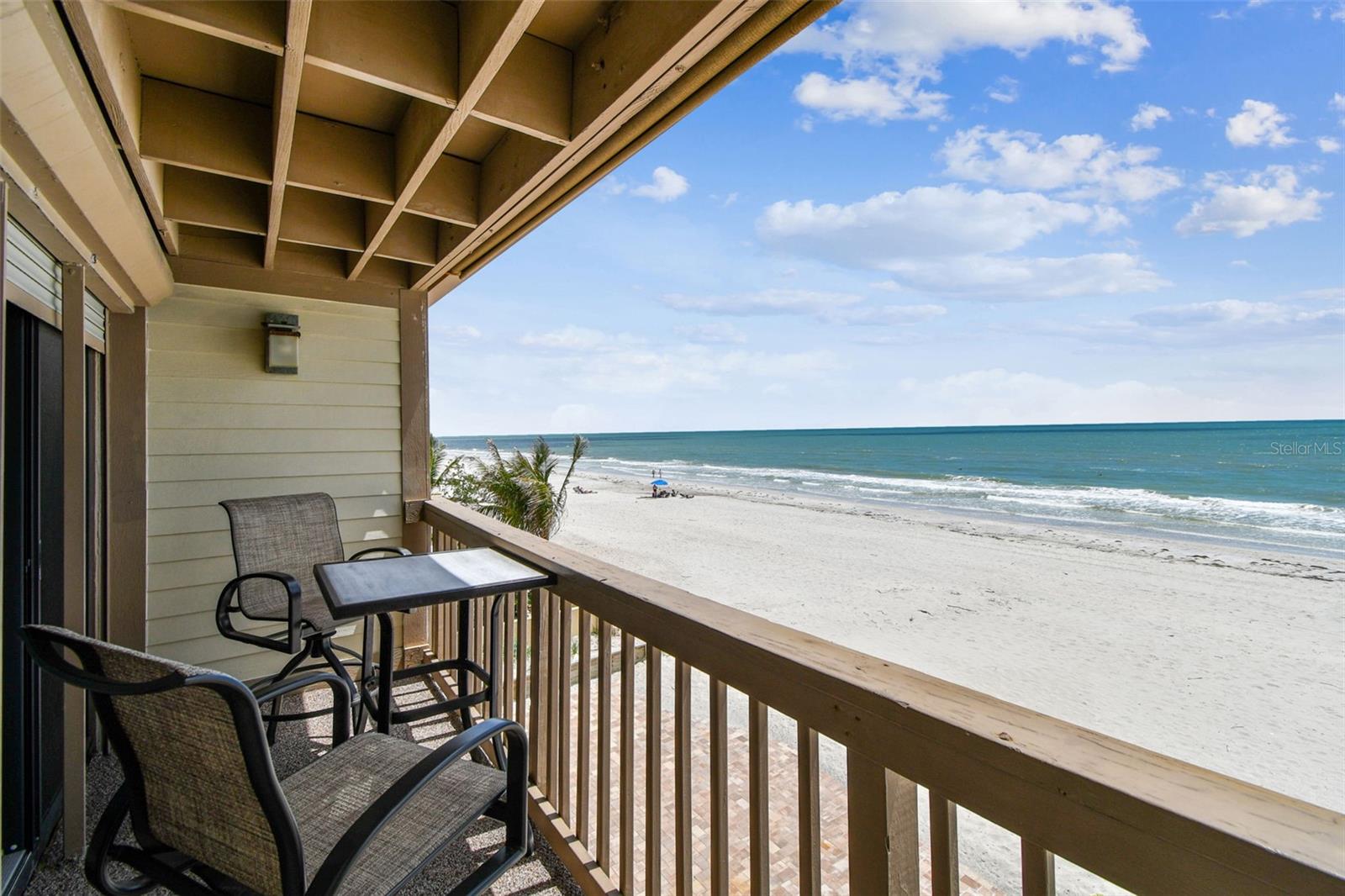 Image 22 of 87 For 19010 Gulf Boulevard 203