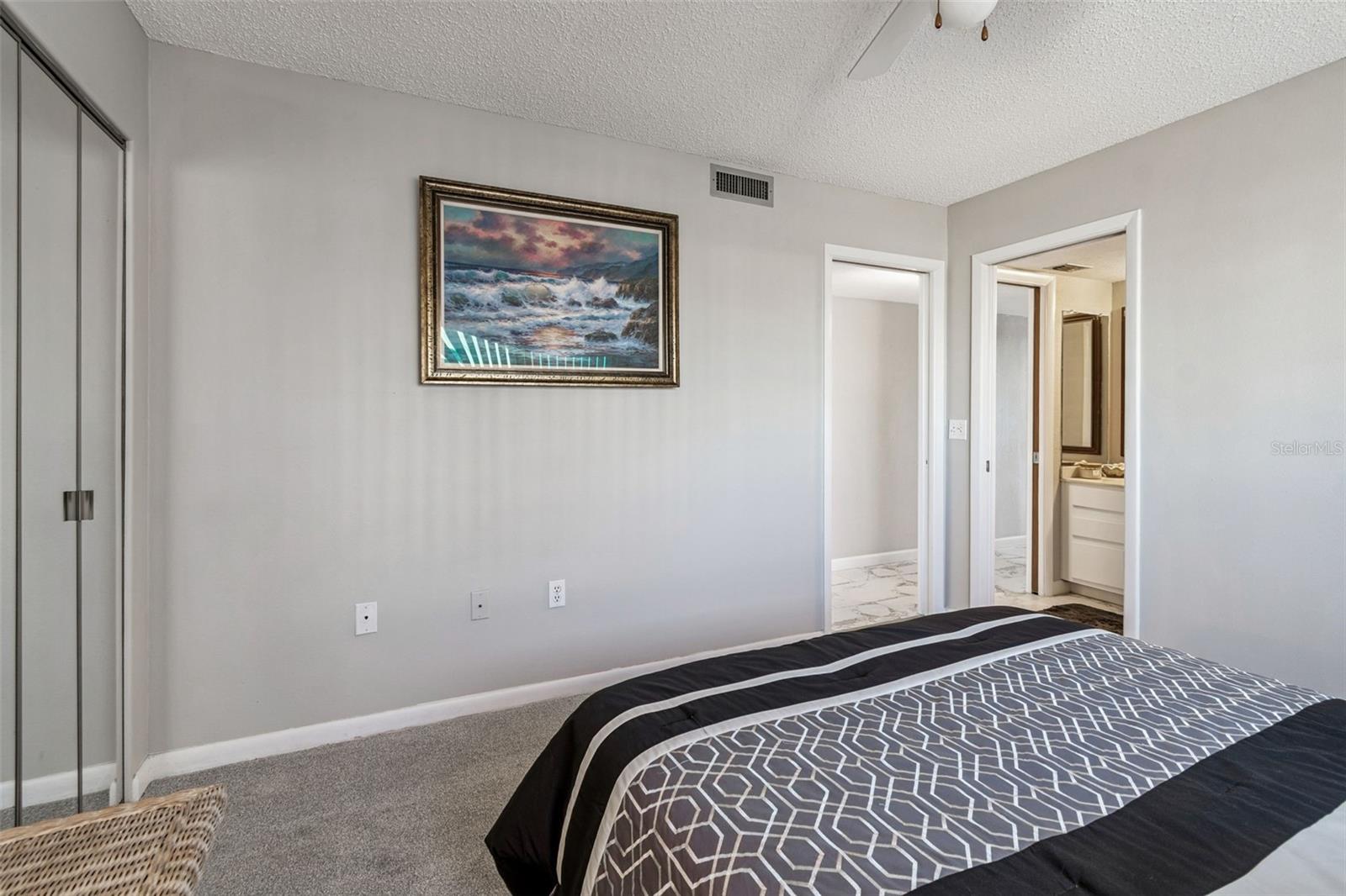 Image 30 of 87 For 19010 Gulf Boulevard 203