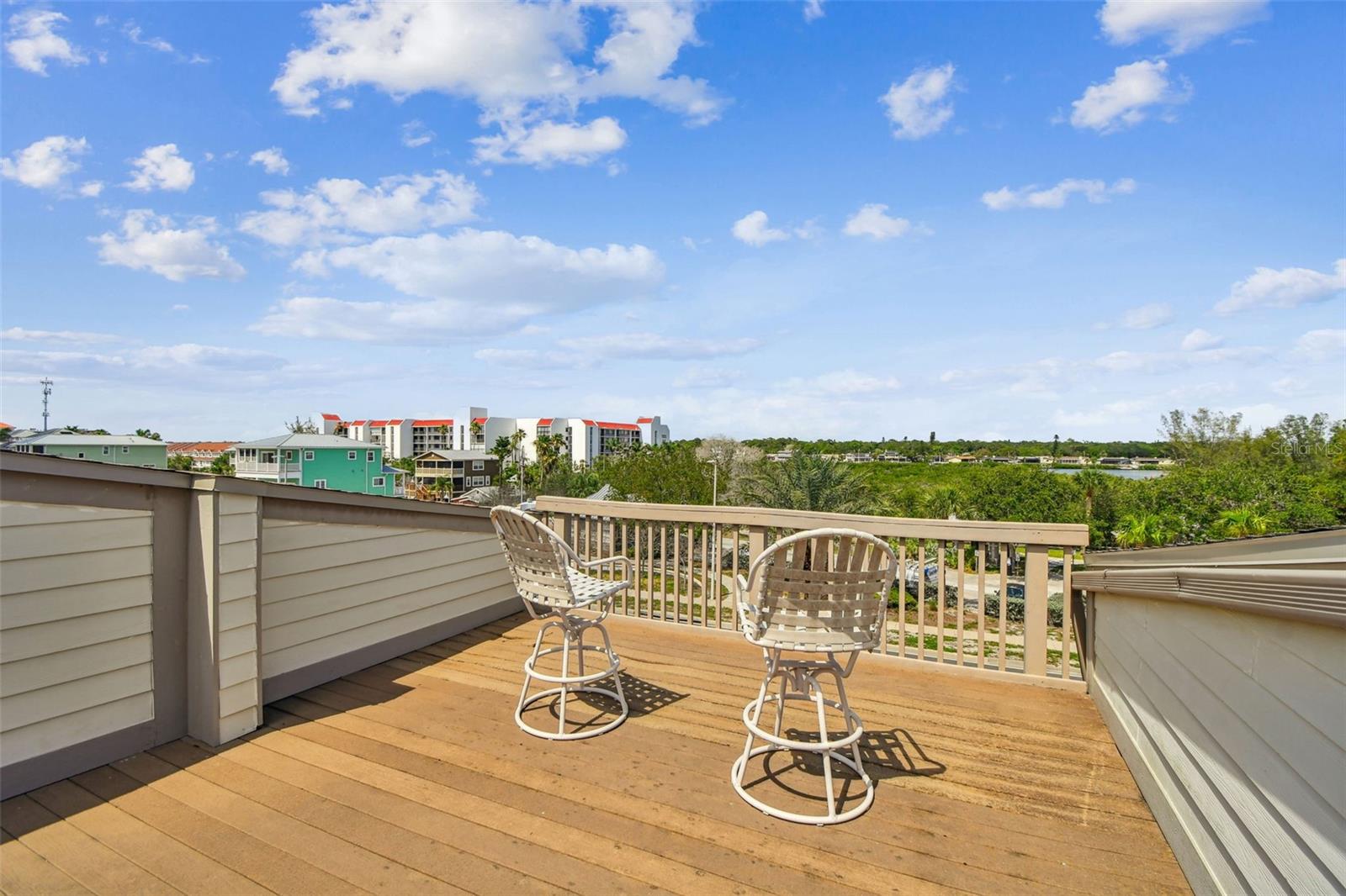 Image 45 of 87 For 19010 Gulf Boulevard 203