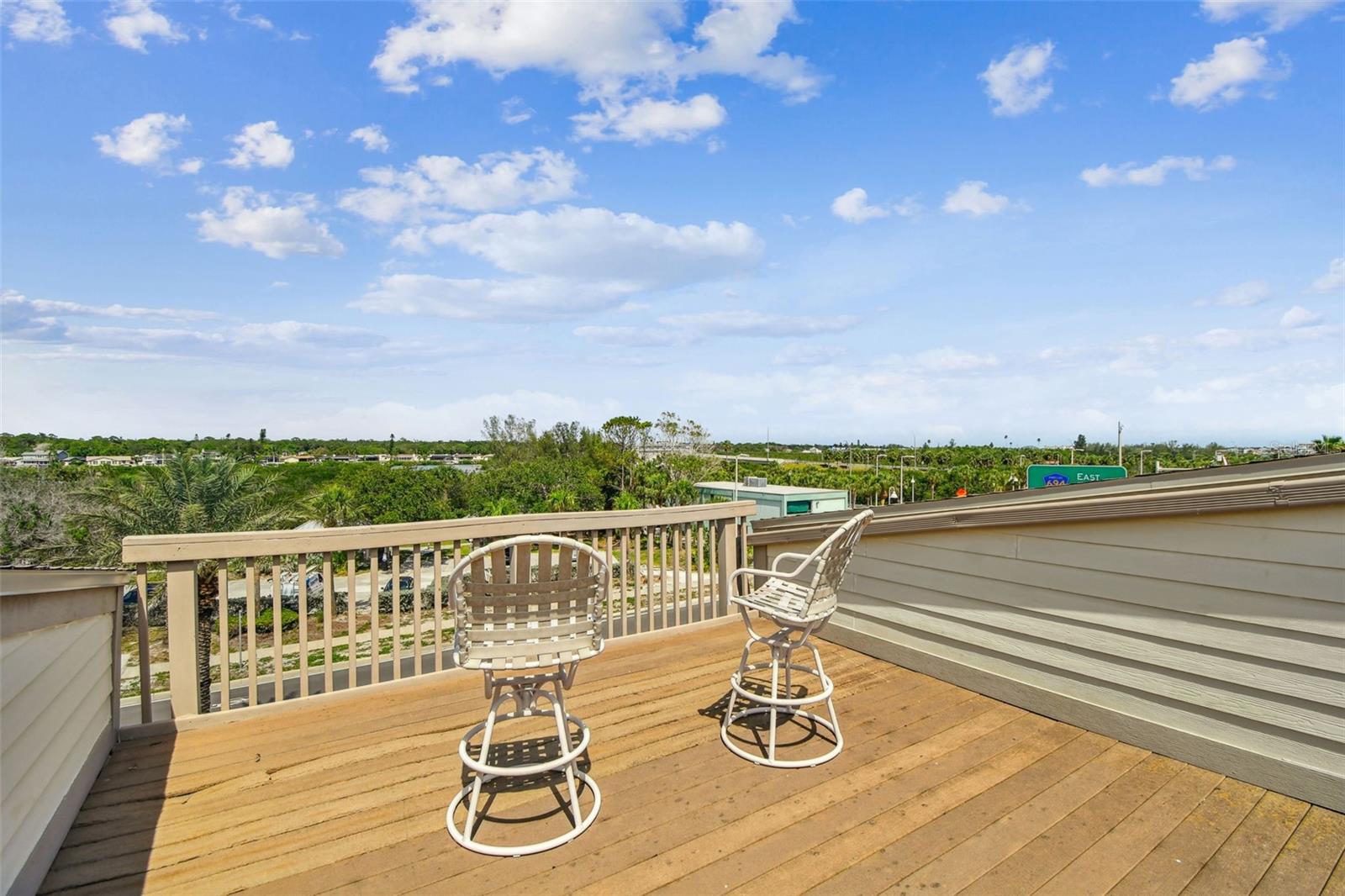 Image 47 of 87 For 19010 Gulf Boulevard 203