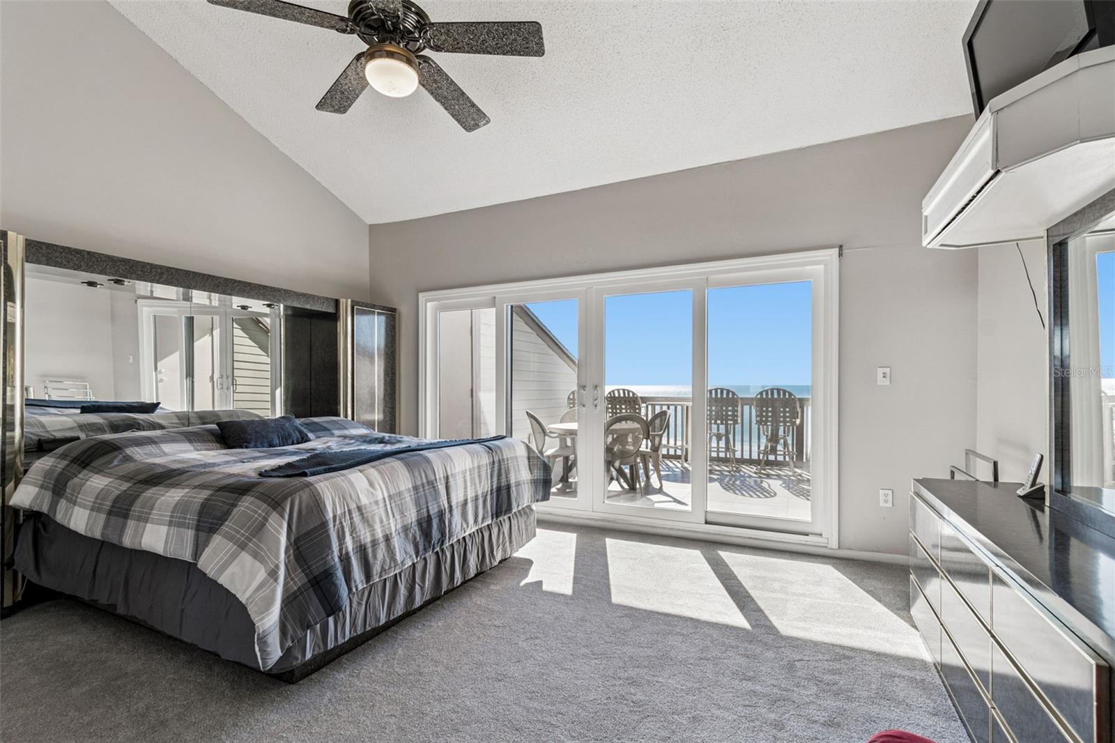 Image 55 of 87 For 19010 Gulf Boulevard 203