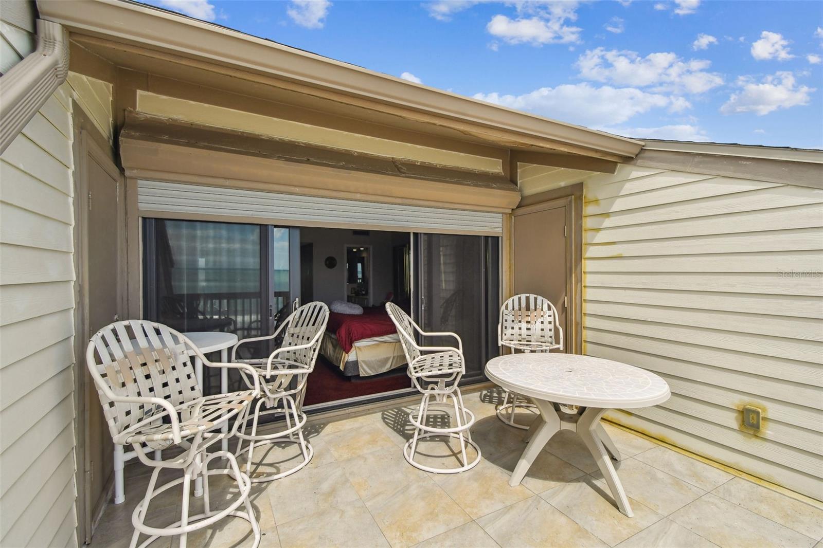 Image 62 of 87 For 19010 Gulf Boulevard 203