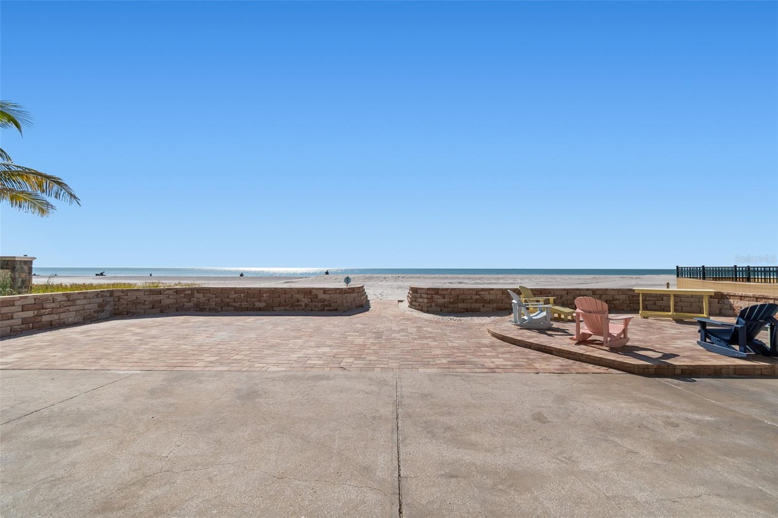 Image 65 of 87 For 19010 Gulf Boulevard 203