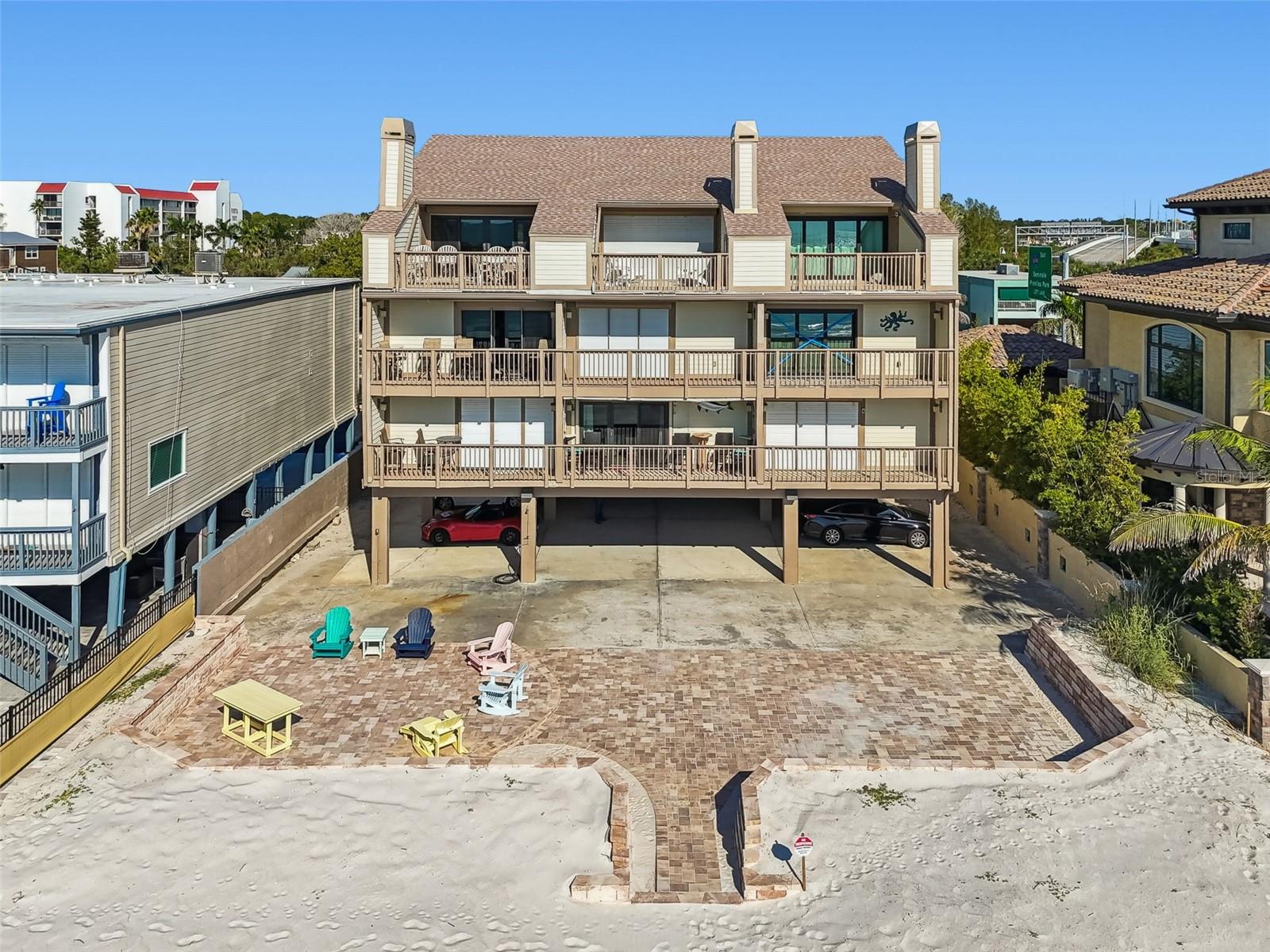 Image 71 of 87 For 19010 Gulf Boulevard 203