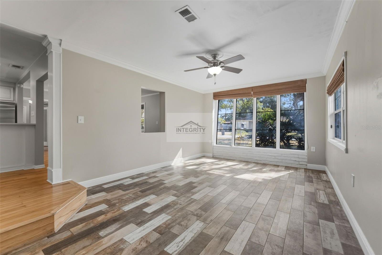 Image 13 of 35 For 4619 Bay Villa Avenue