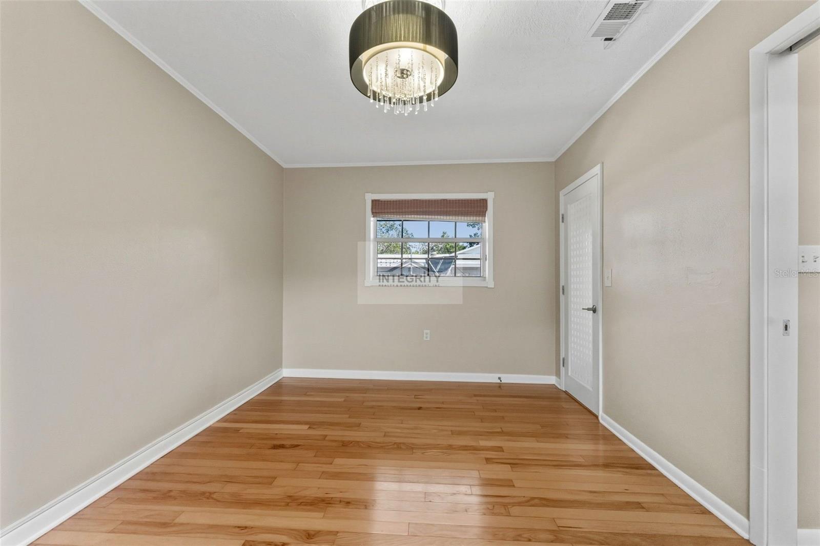 Image 16 of 35 For 4619 Bay Villa Avenue