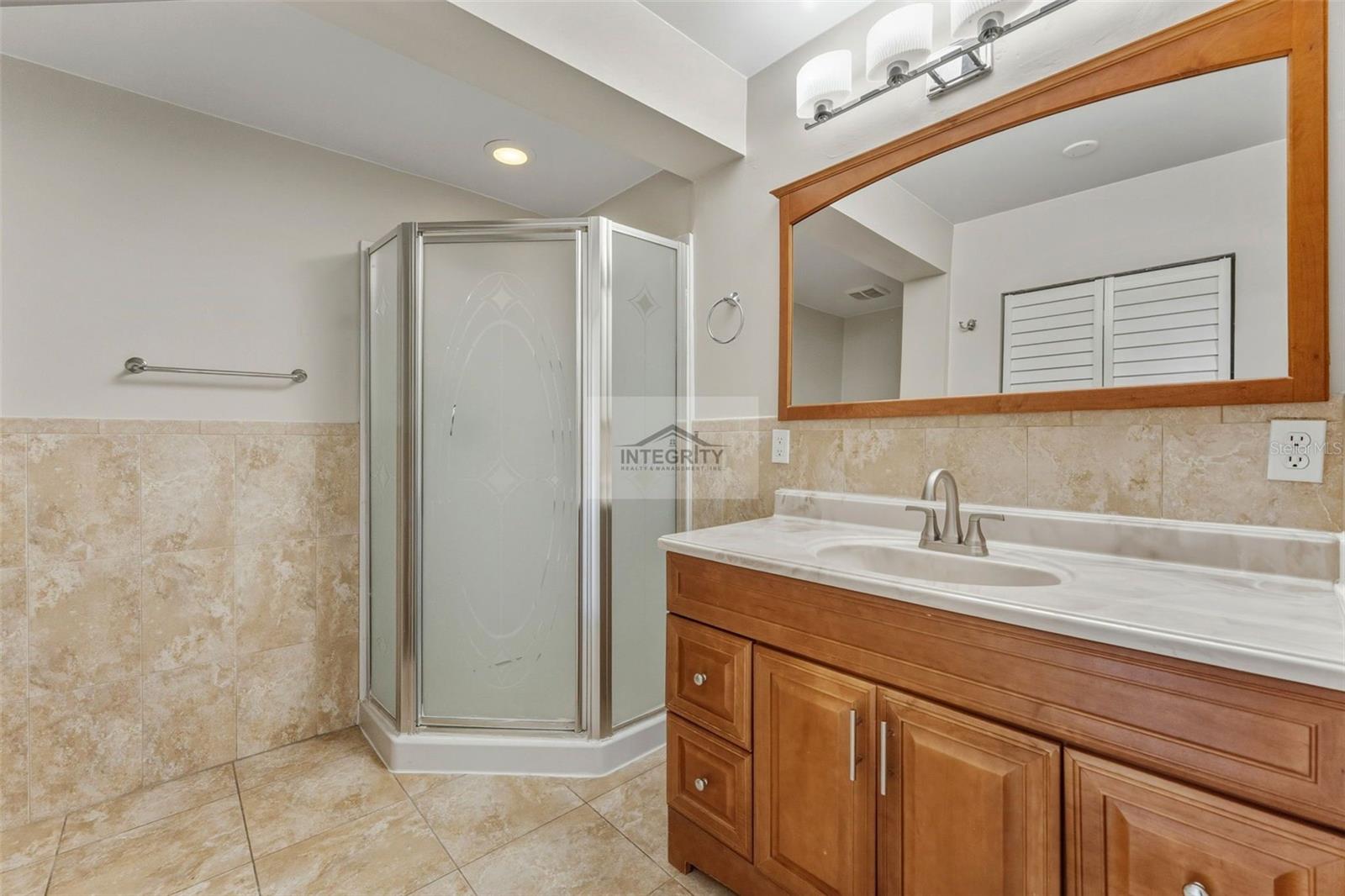 Image 17 of 35 For 4619 Bay Villa Avenue