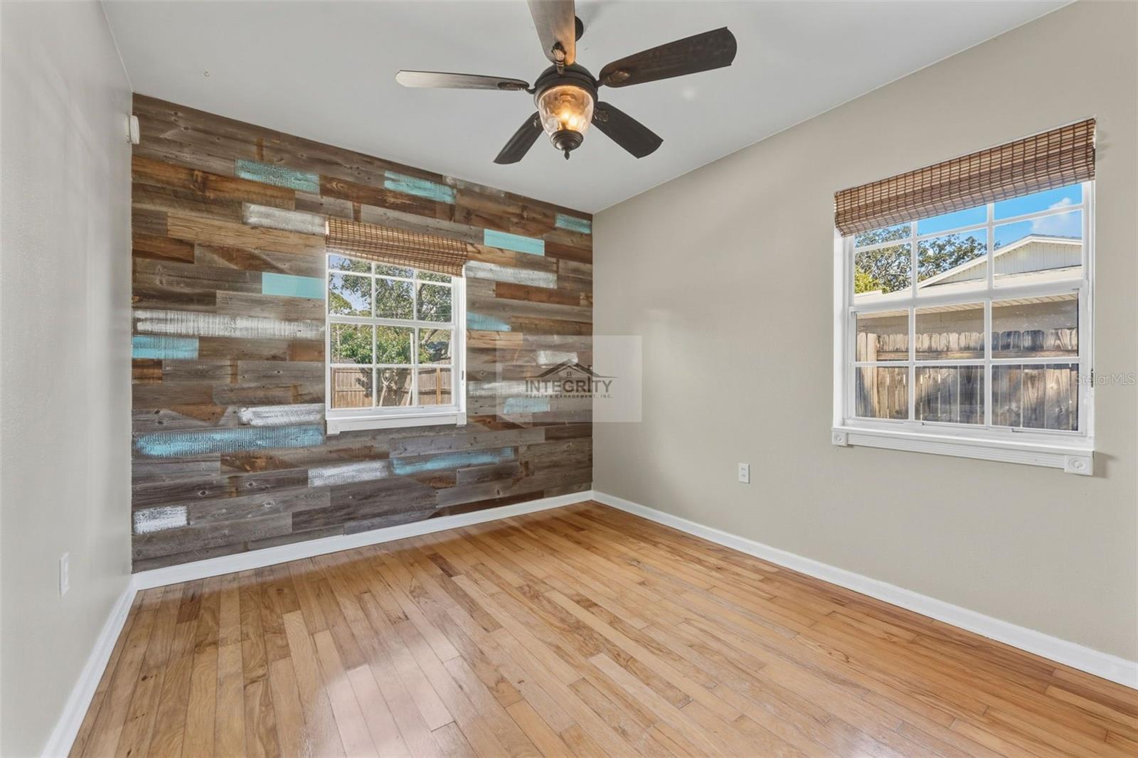 Image 21 of 35 For 4619 Bay Villa Avenue