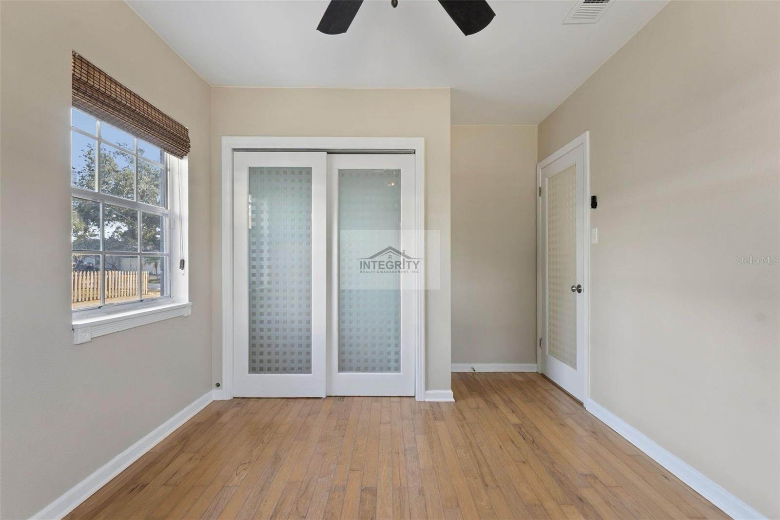 Image 22 of 35 For 4619 Bay Villa Avenue