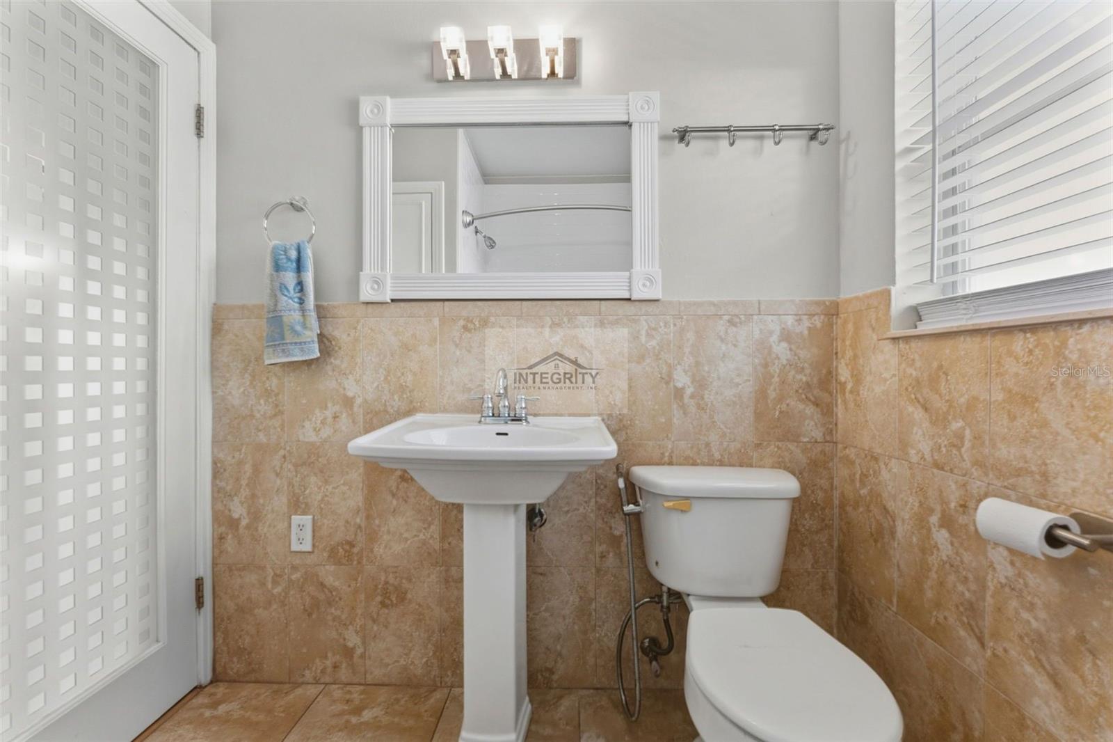 Image 23 of 35 For 4619 Bay Villa Avenue