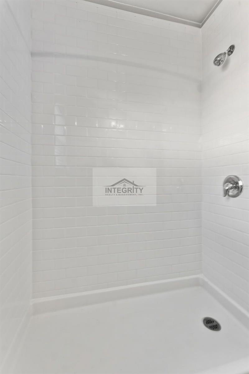 Image 24 of 35 For 4619 Bay Villa Avenue